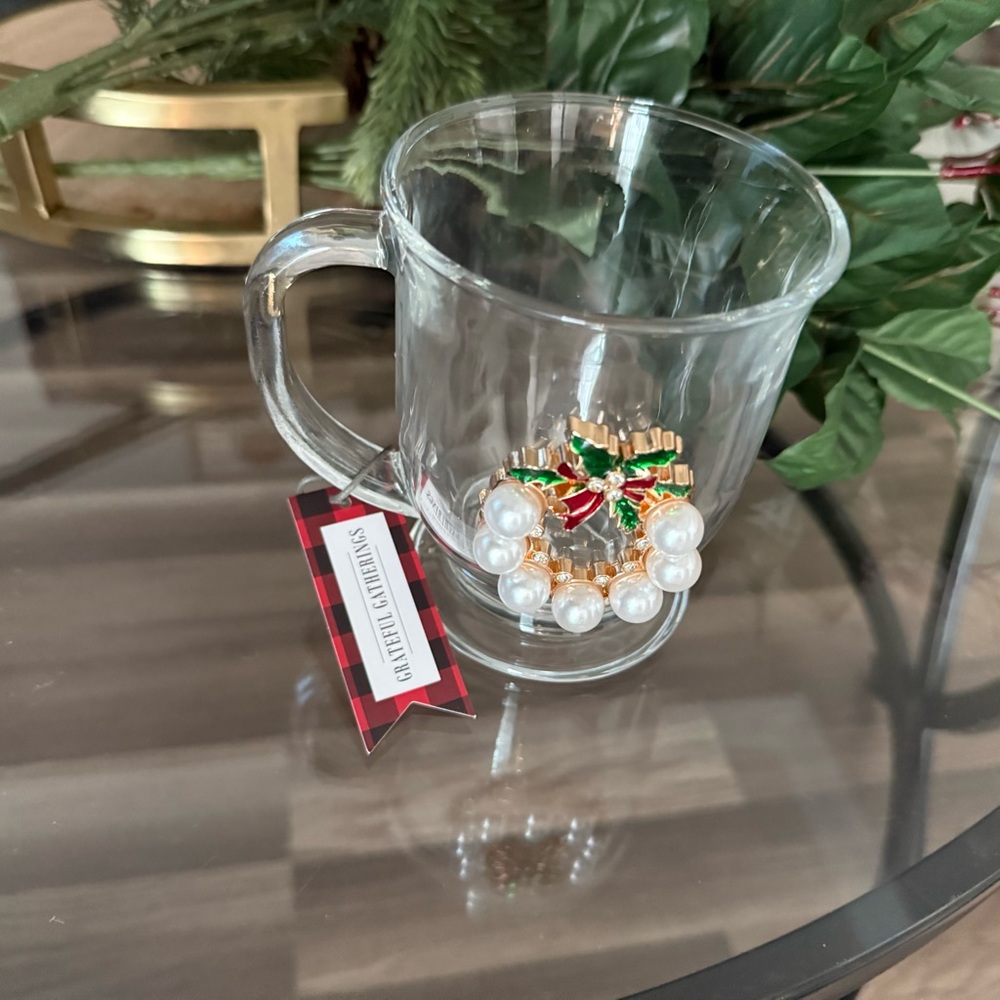 Holiday Wreath Glass Mug - Picture 6 of 11